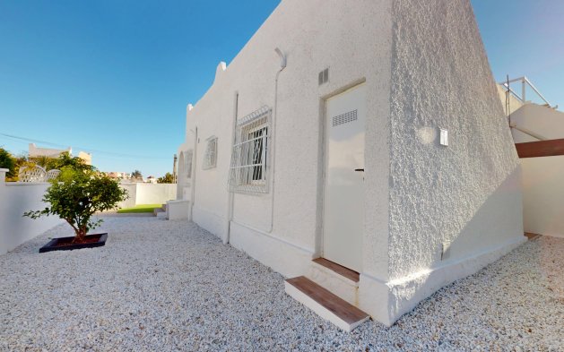Resale - Bungalow - Orihuela Costa - Villamartin