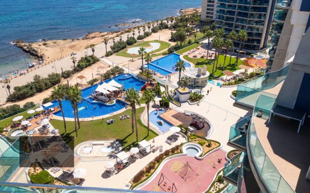 Odsprzedaż - Mieszkanie w bloku - Torrevieja