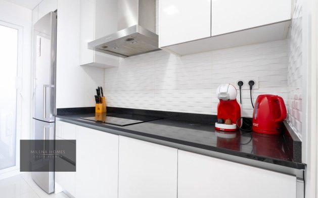 Odsprzedaż - Mieszkanie w bloku - Torrevieja