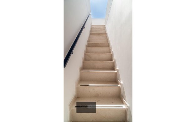 Odsprzedaż - Mieszkanie w bloku - Torrevieja