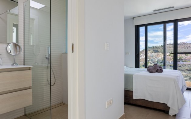 Videresalg - Tosidig - Benijofar