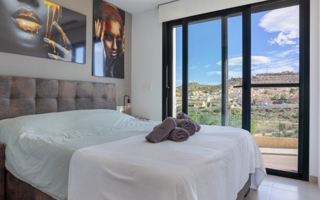 Videresalg - Tosidig - Benijofar