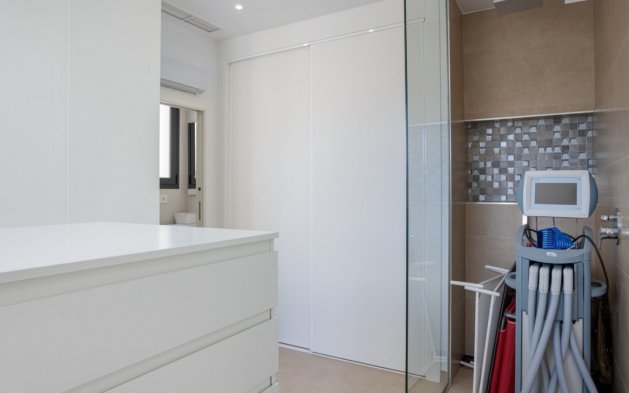 Videresalg - Tosidig - Benijofar