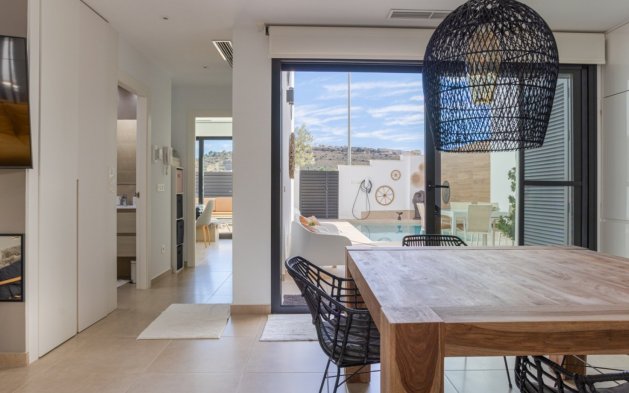 Videresalg - Tosidig - Benijofar