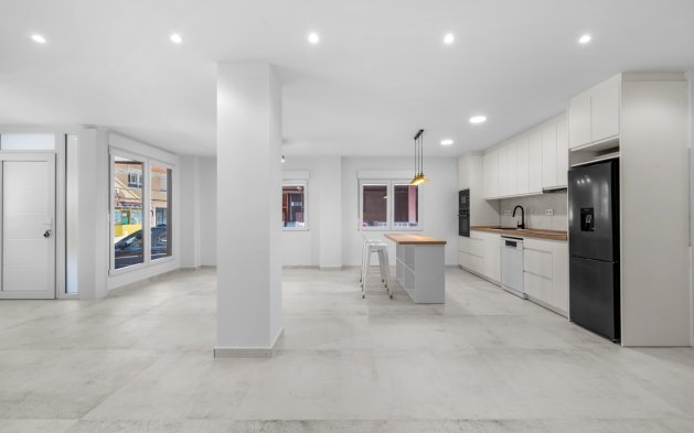 Perpardavimas - Butas - Torrevieja - El Acequión - Los Náufragos