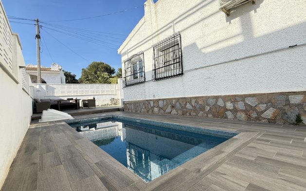 Perpardavimas - Vila - Orihuela Costa - Villamartín