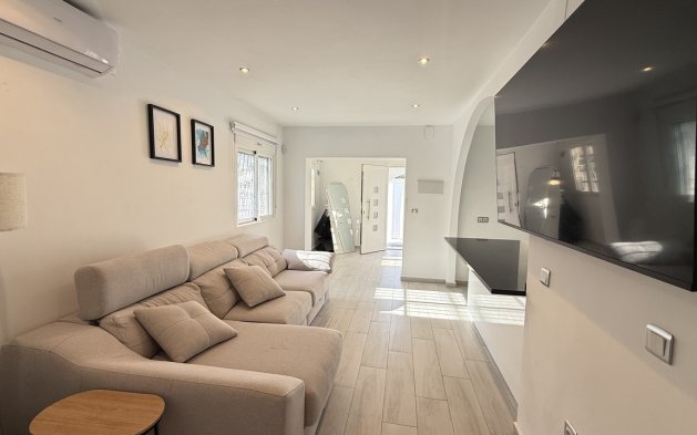 Perpardavimas - Vila - Orihuela Costa - Villamartín