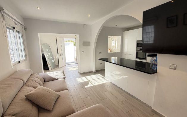 Perpardavimas - Vila - Orihuela Costa - Villamartín