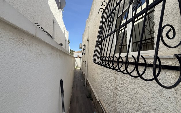 Perpardavimas - Vila - Orihuela Costa - Villamartín