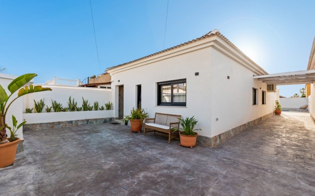 Perpardavimas - Vila - Torrevieja - El Chaparral