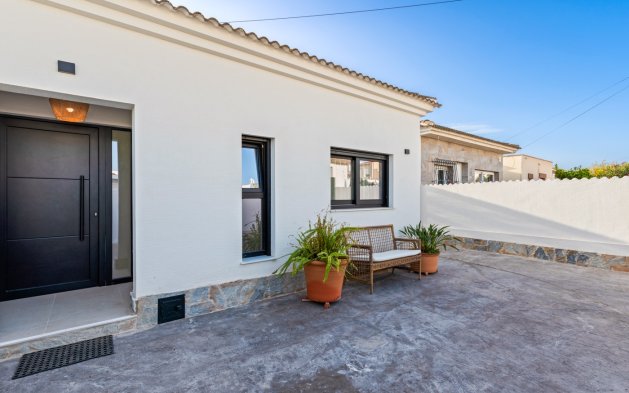 Perpardavimas - Vila - Torrevieja - El Chaparral