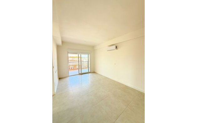 Resale - Apartment / flat - Pilar de la Horadada - La Torre de la Horadada