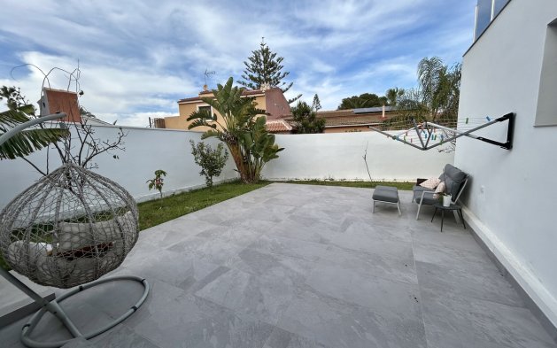 Resale - Villa - Torrevieja - Los Balcones - Los Altos 