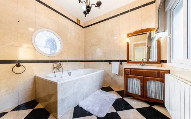 Resale - Villa - Orihuela Costa - Dehesa de Campoamor