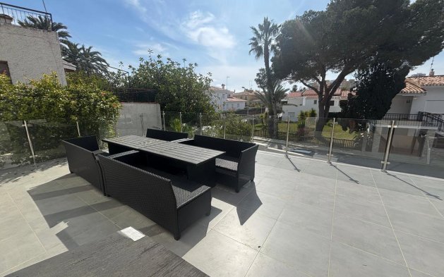 Resale - Villa - Orihuela Costa - Dehesa de Campoamor