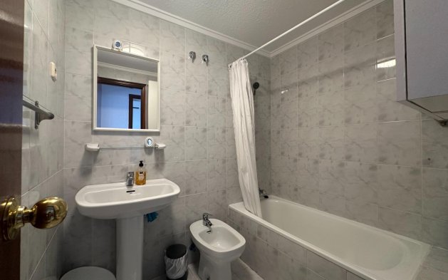 Resale - Apartment / flat - Torrevieja - Centro