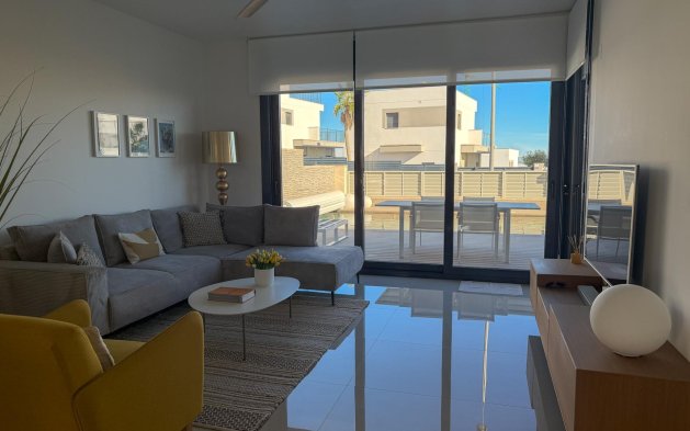 Resale - Villa - San Miguel de Salinas - Bellavista