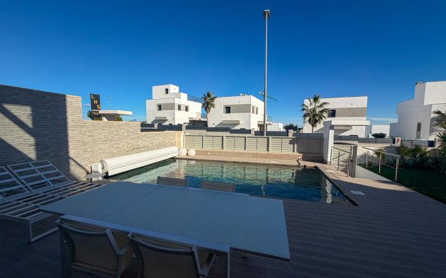 Resale - Villa - San Miguel de Salinas - Bellavista