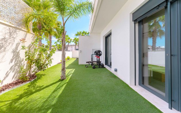 Resale - Villa - San Miguel de Salinas - Bellavista