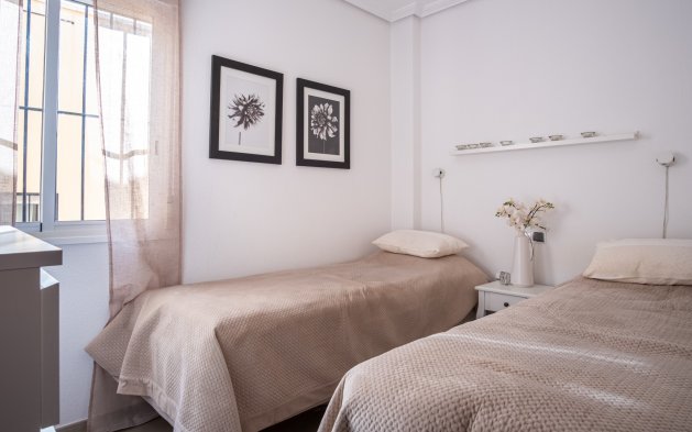 Resale - Bungalow - Torrevieja - Nueva Torrevieja - Aguas Nuevas