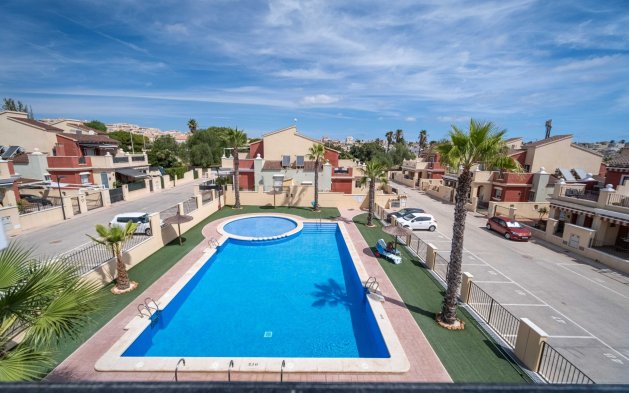 Resale - Bungalow - Torrevieja - Nueva Torrevieja - Aguas Nuevas