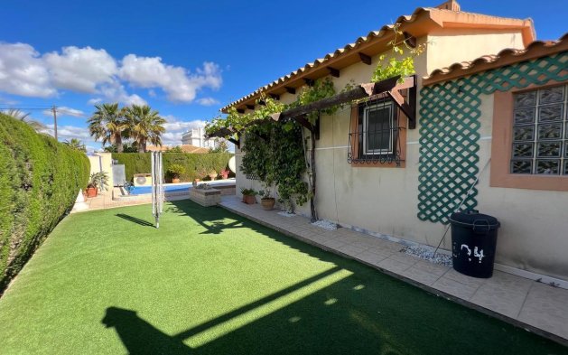 Resale - Villa - Orihuela Costa - Cabo Roig