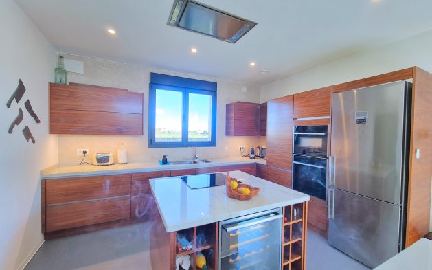 Resale - Villa - Los Alcázares