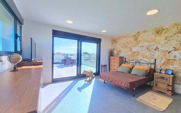 Resale - Villa - Los Alcázares