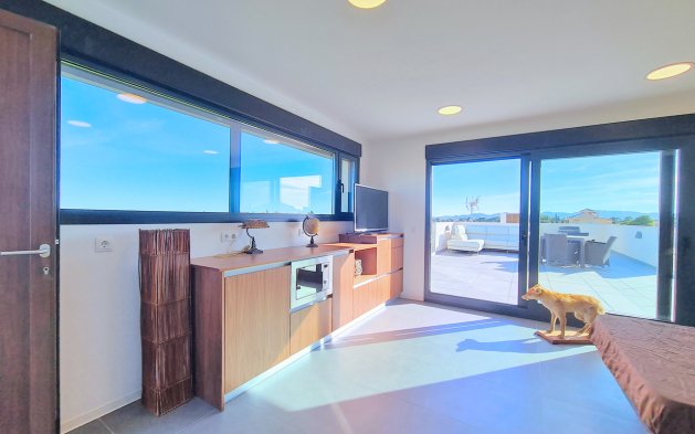 Resale - Villa - Los Alcázares