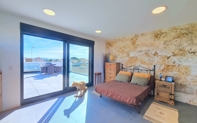 Resale - Villa - Los Alcázares