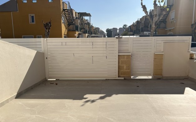 Reventa - Apartamento / piso - Pilar de la Horadada