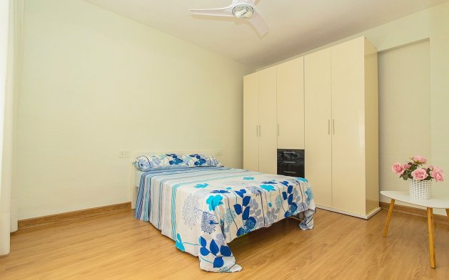 Resale - Apartment / flat - Torrevieja - Playa del Cura