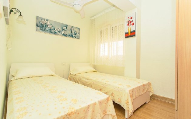 Resale - Apartment / flat - Torrevieja - Playa del Cura