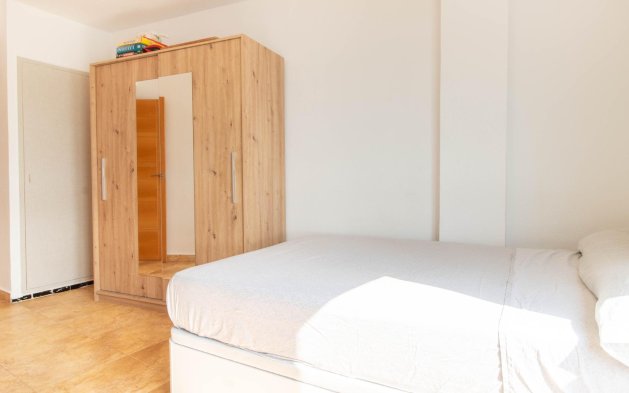 Resale - Apartment / flat - Torrevieja - El Acequión - Los Náufragos