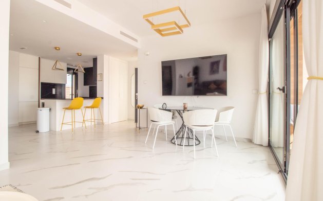 Odsprzedaż - Mieszkanie w bloku - San Miguel de Salinas