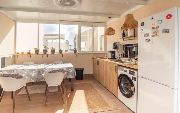 Odsprzedaż - Mieszkanie w bloku - San Miguel de Salinas