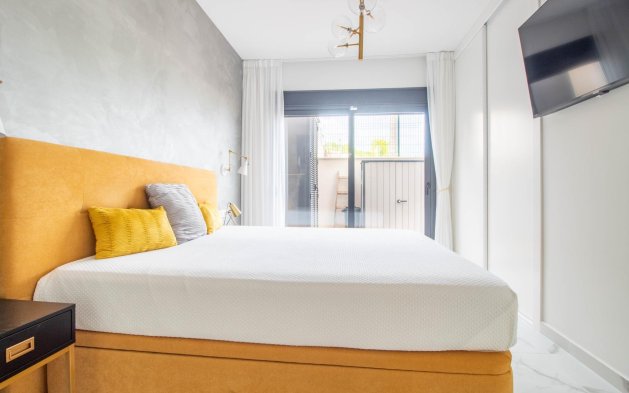 Odsprzedaż - Mieszkanie w bloku - San Miguel de Salinas