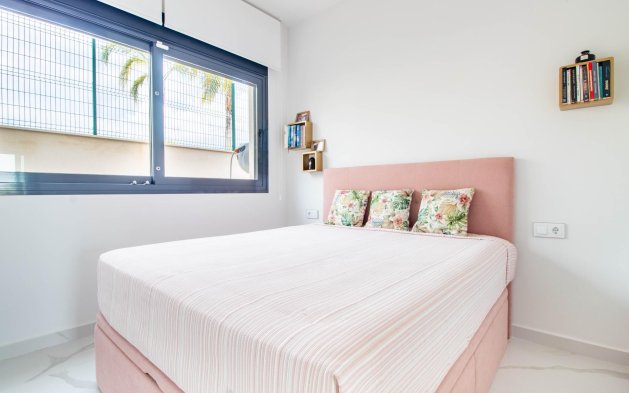 Odsprzedaż - Mieszkanie w bloku - San Miguel de Salinas