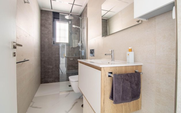 Odsprzedaż - Mieszkanie w bloku - San Miguel de Salinas