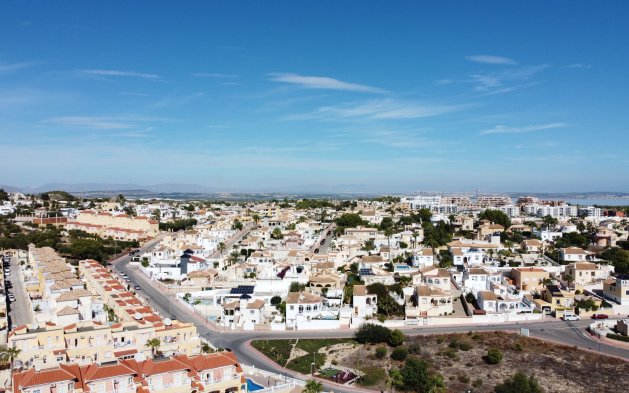 Obra nueva - Apartamento / piso - Res. Las Filipinas