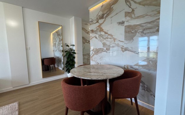 Resale - Apartment / flat - Torrevieja - Punta Prima