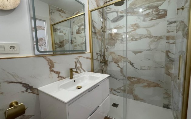 Resale - Apartment / flat - Torrevieja - Punta Prima