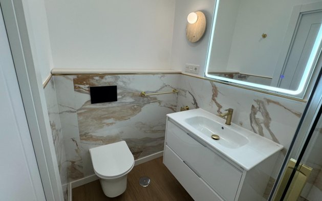 Resale - Apartment / flat - Torrevieja - Punta Prima