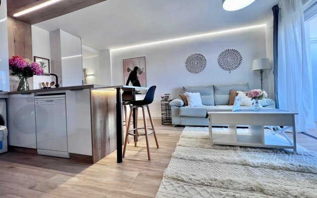 Resale - Apartment / flat - Torrevieja - Punta Prima