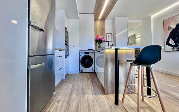 Resale - Apartment / flat - Torrevieja - Punta Prima