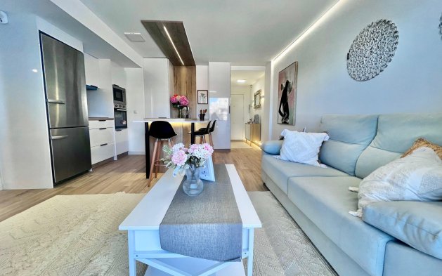 Resale - Apartment / flat - Torrevieja - Punta Prima