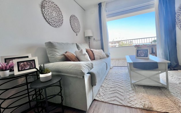 Resale - Apartment / flat - Torrevieja - Punta Prima