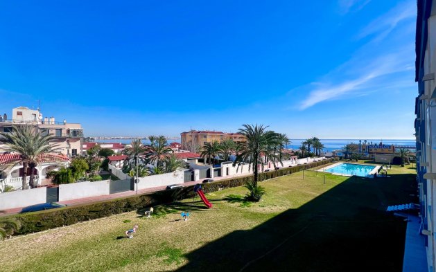 Resale - Apartment / flat - Torrevieja - Punta Prima