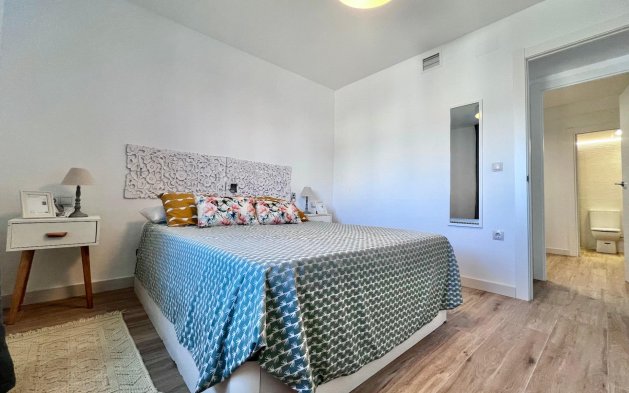 Resale - Apartment / flat - Torrevieja - Punta Prima