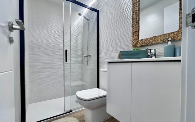 Resale - Apartment / flat - Torrevieja - Punta Prima